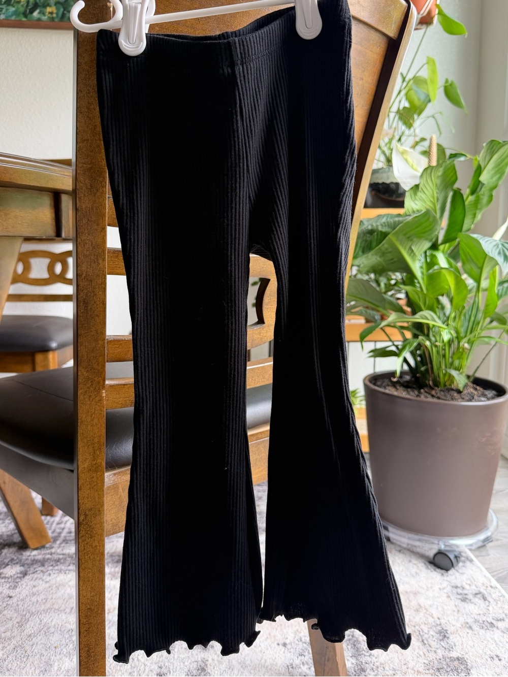 Old navy toddler Black Ribbed Flared Knit Pants 3T